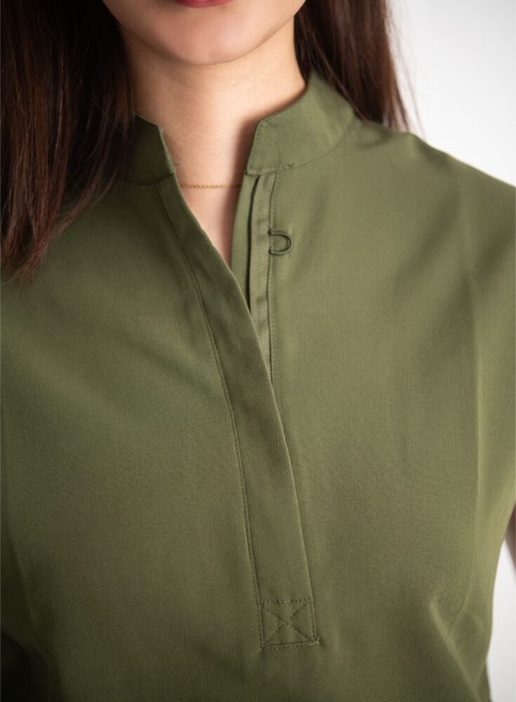 Classic zipper placket scrubs